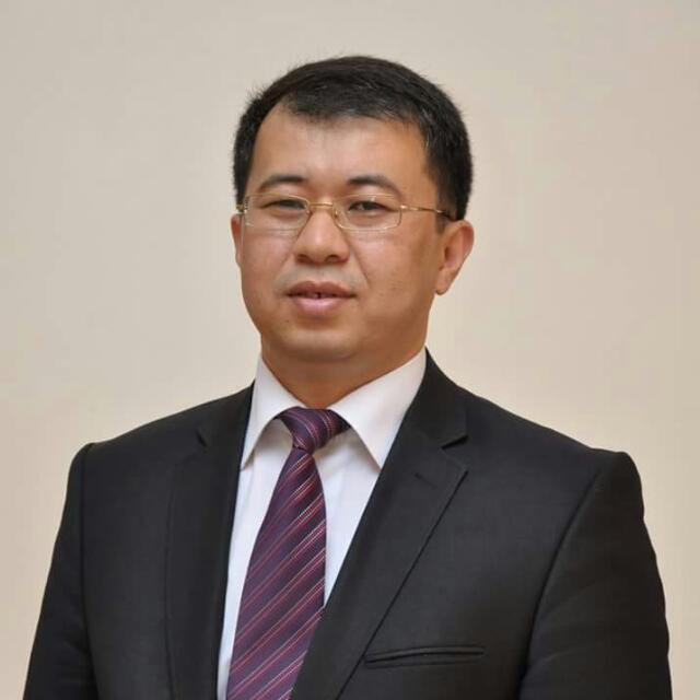 Мектеп түлектері